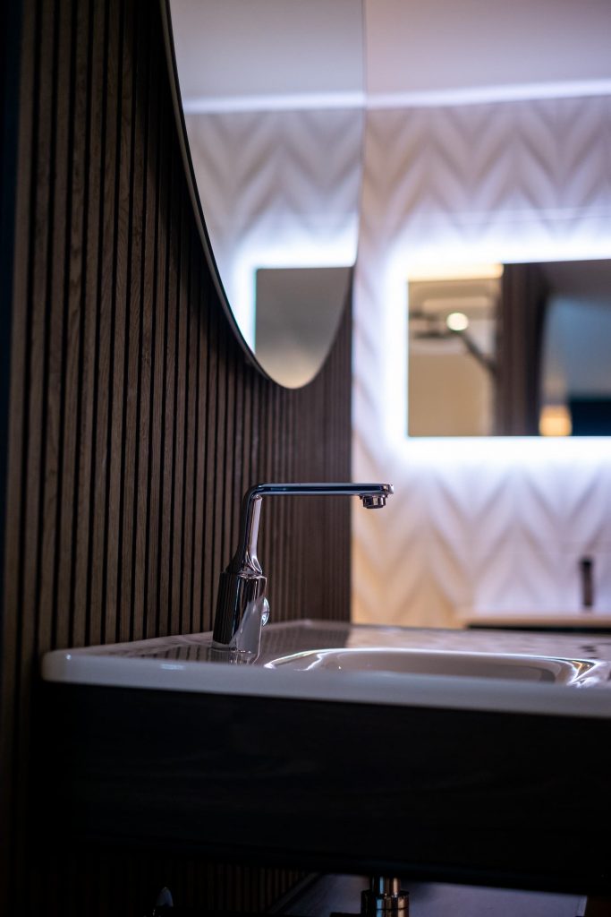 Luxury bathroom sink 1