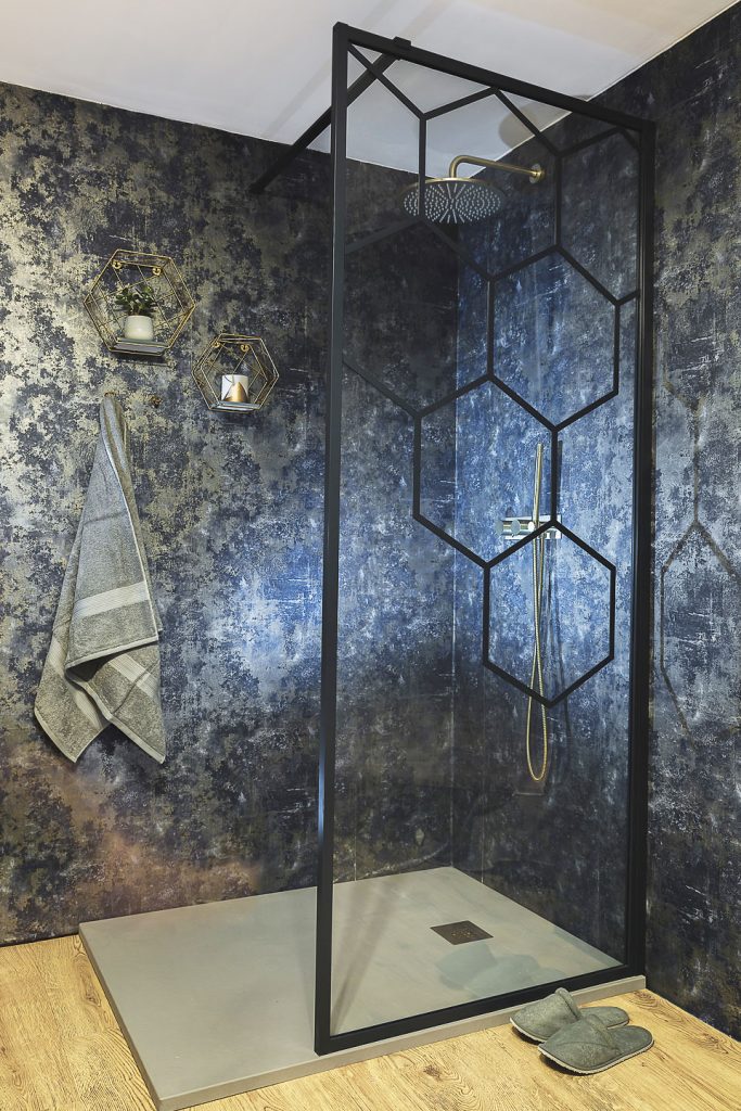 Hexagon Collection shower cubicle